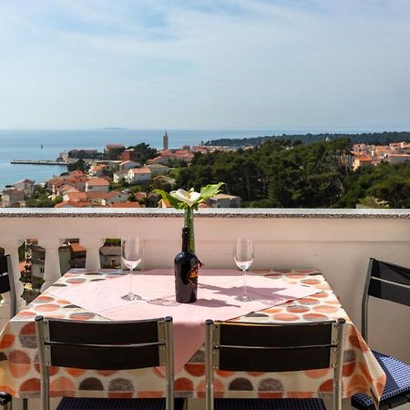 Guest House Lucija Banjol Bagian luar foto
