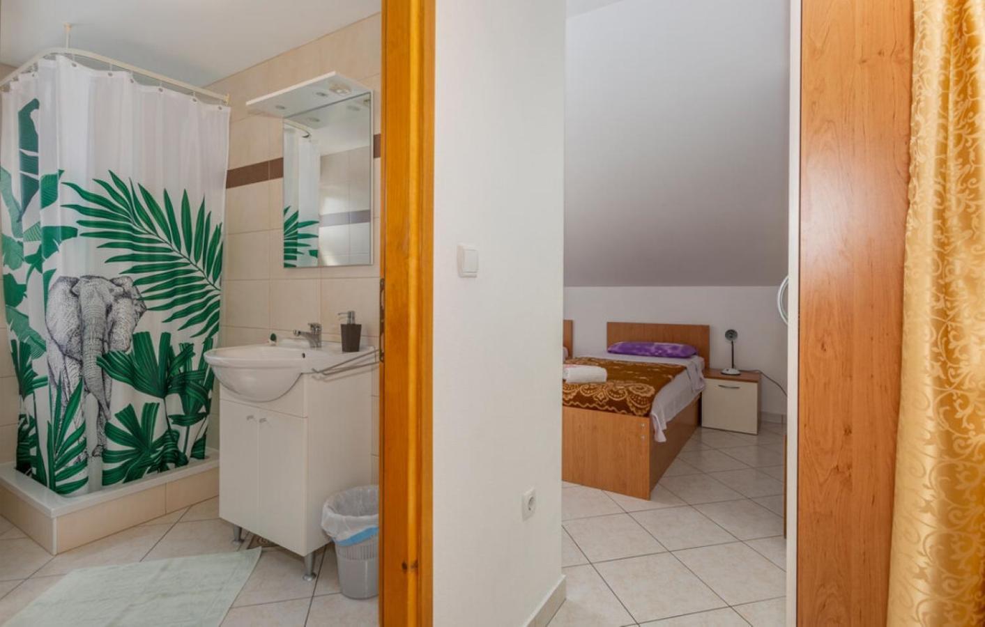 Guest House Lucija Banjol Ruang foto