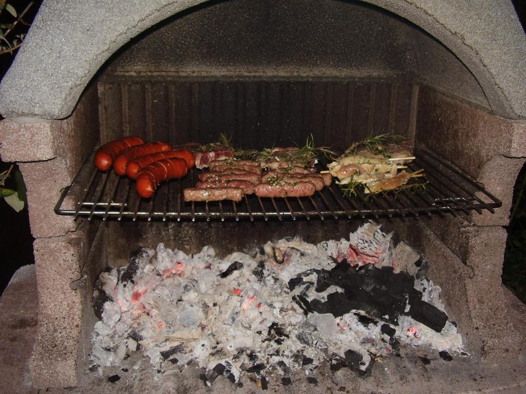Guest House Lucija Banjol Bagian luar foto