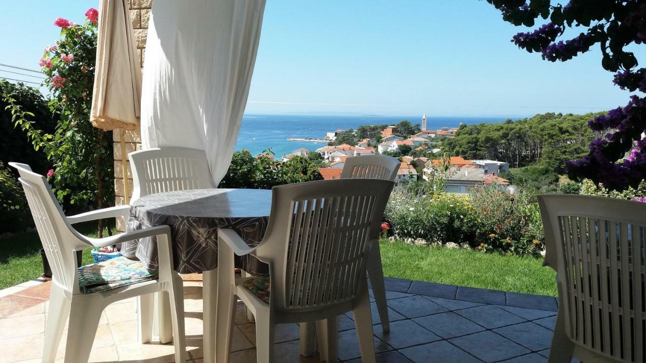 Guest House Lucija Banjol Bagian luar foto